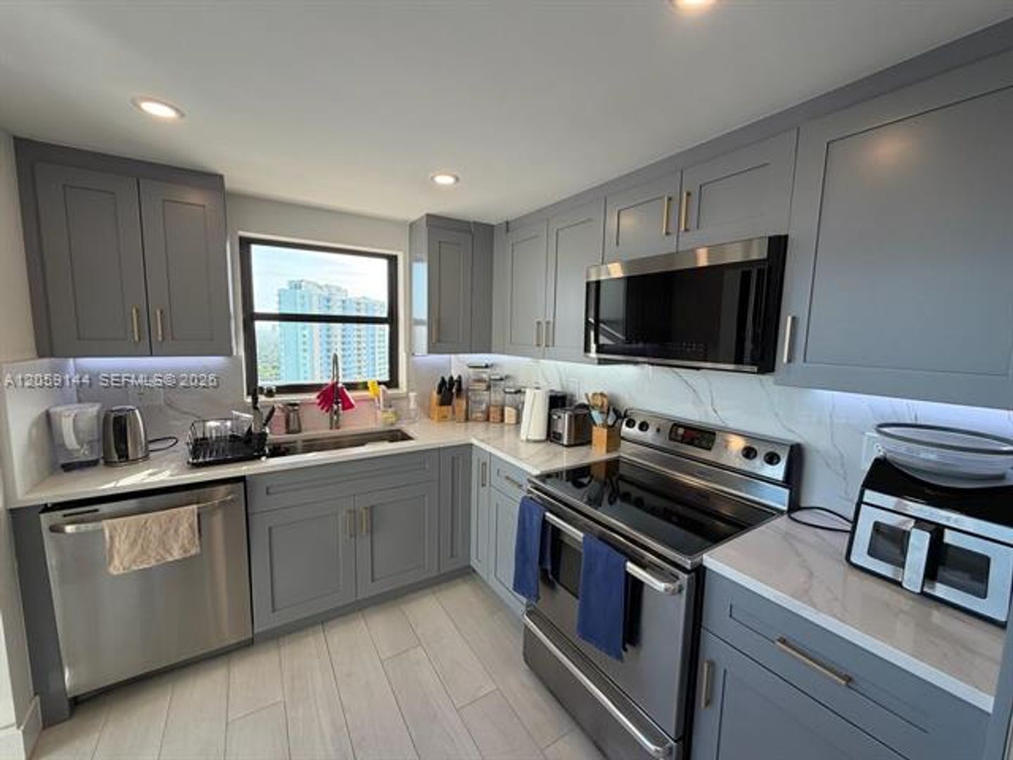 Miami Condo: 2333 Brickell Ave cu-2512