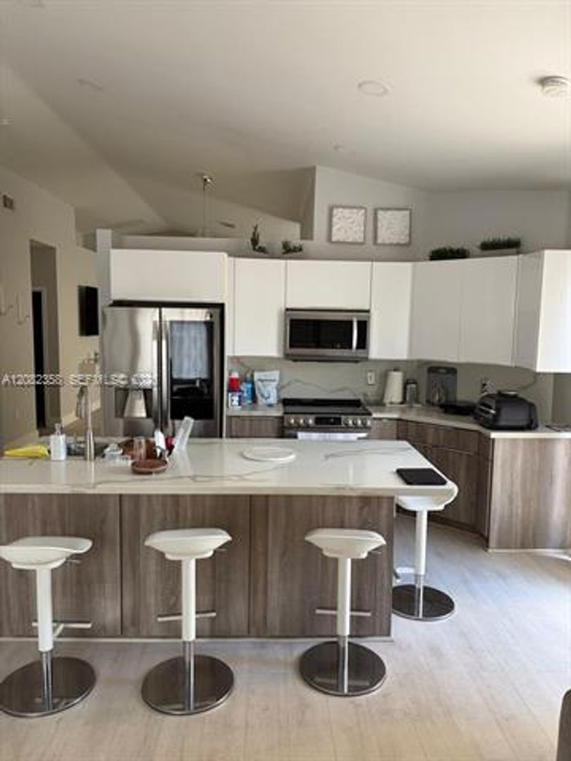 Doral House: 11263 NW 51st Ter # 11263