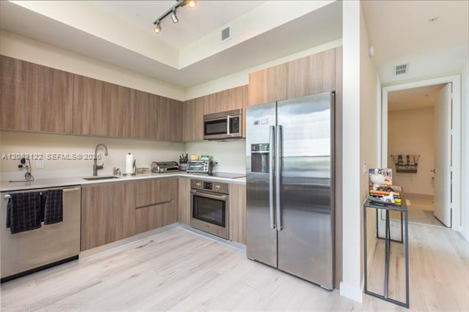 Miami Condo: 201 SW 17th Rd cu-807