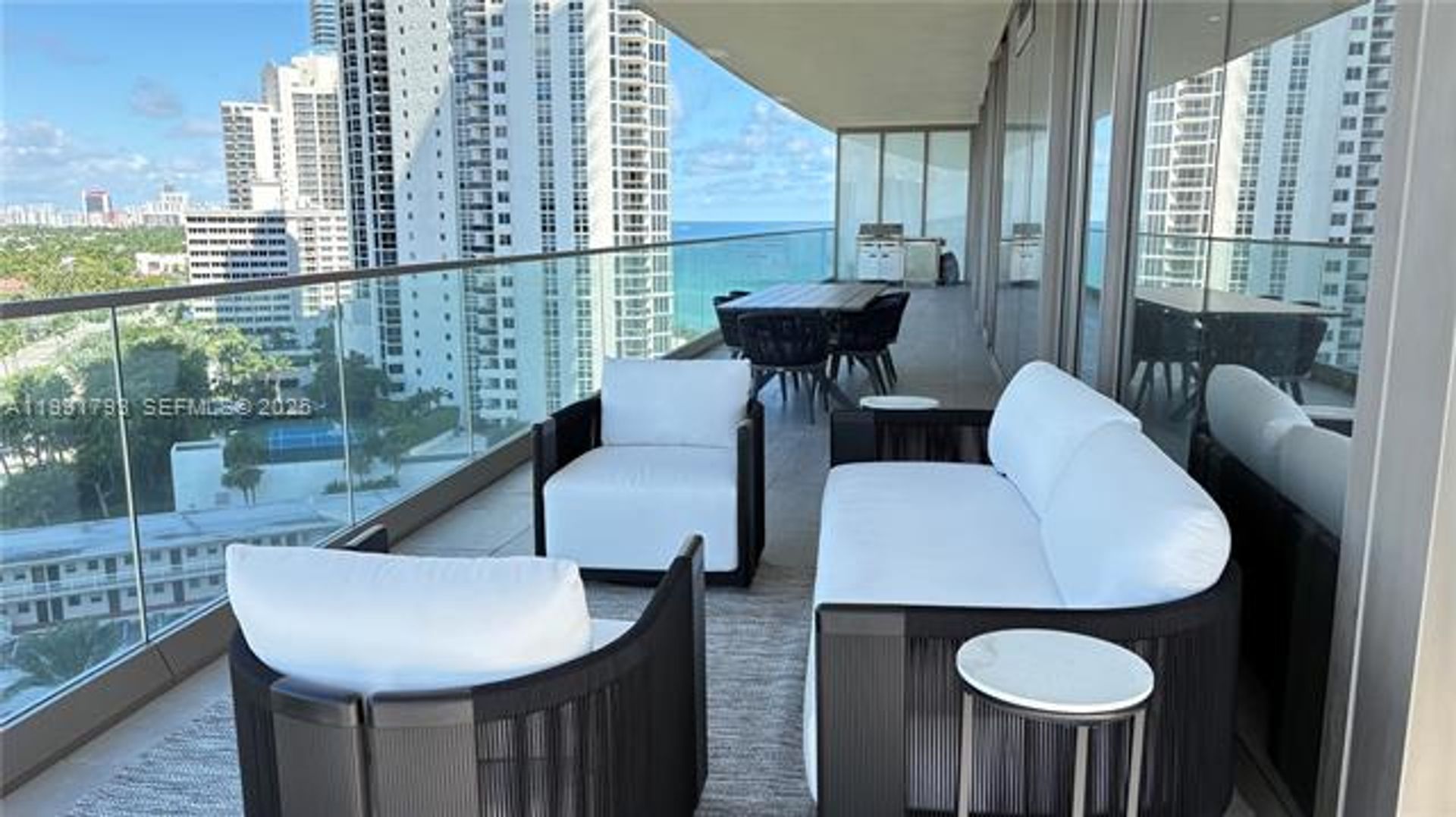 SUNNY ISLES BEACH Apartment: 18975 Collins Ave appt 905