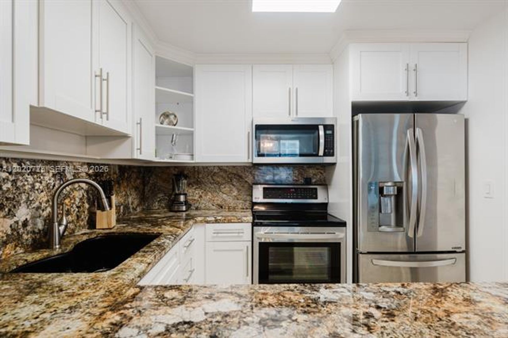 Miami Beach Condo: 2301 Collins Ave cu-804