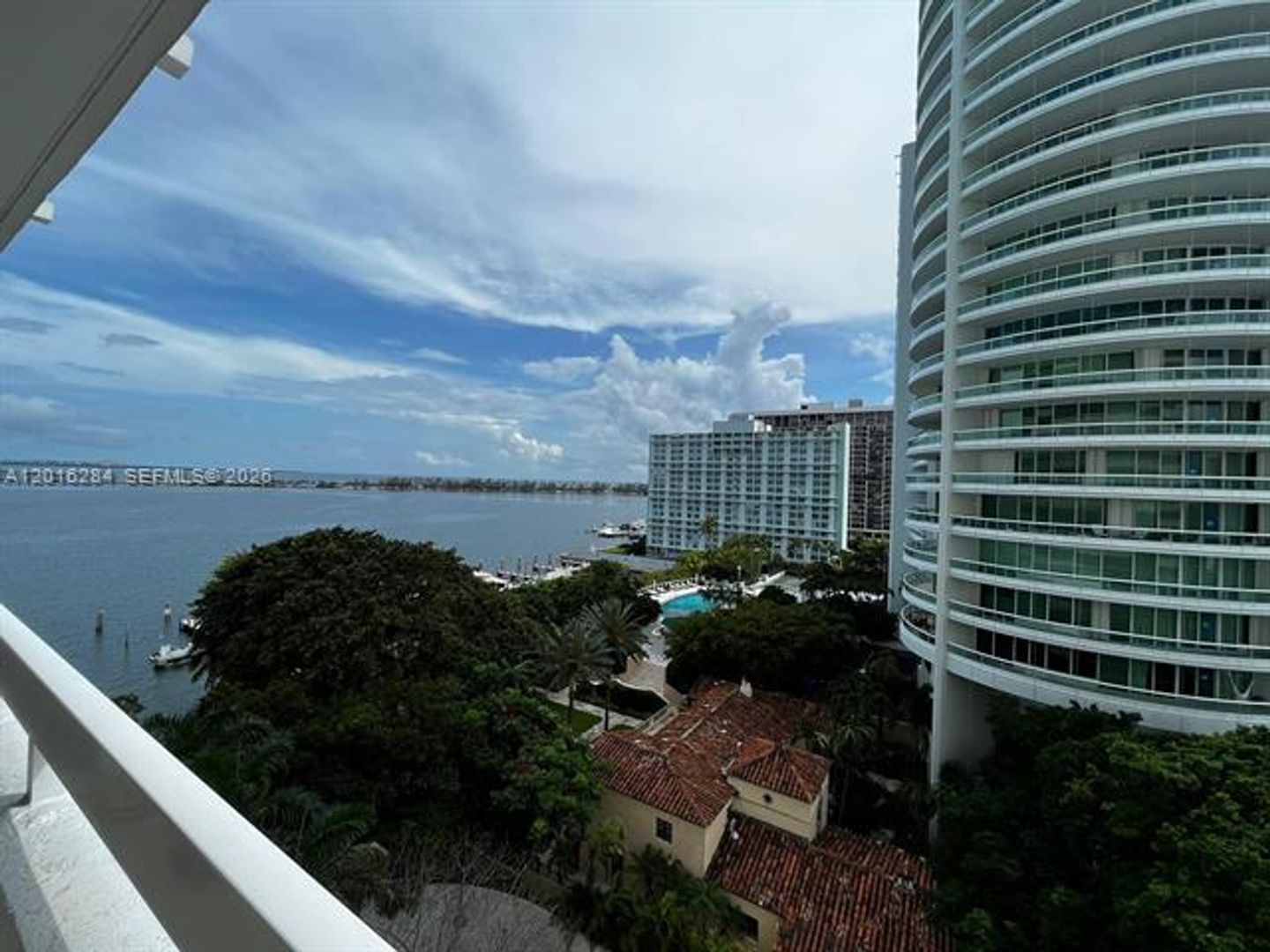 Miami Condo: 1627 Brickell Ave # 1204