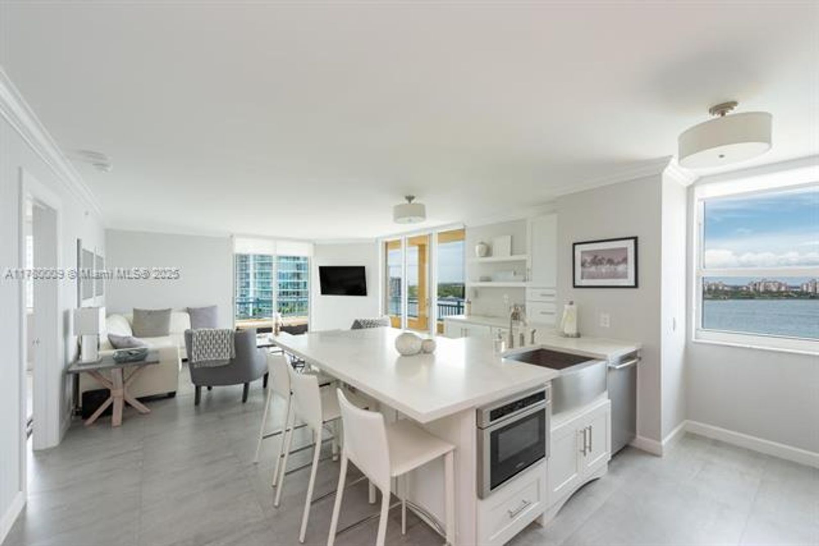 MIAMI BEACH Apartment: 90 Alton Rd unit 1102