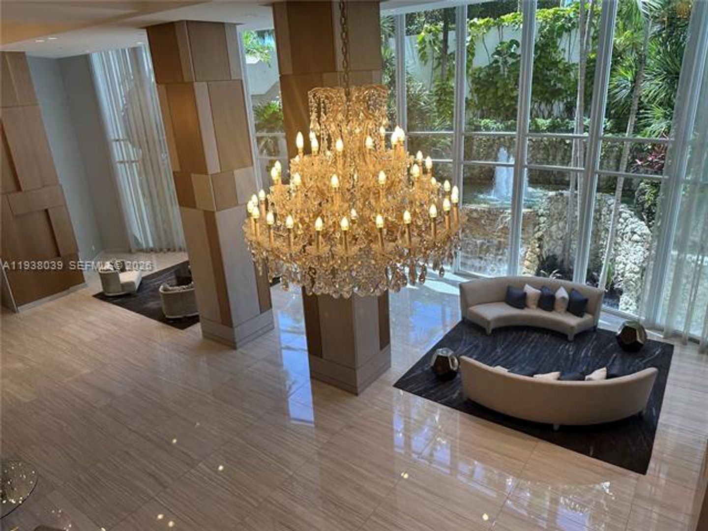 AVENTURA Apartment: 21200 Point Pl unit 404