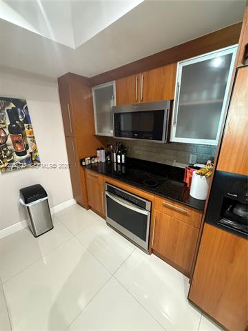 Miami Condo: 335 S Biscayne Blvd cu-1805