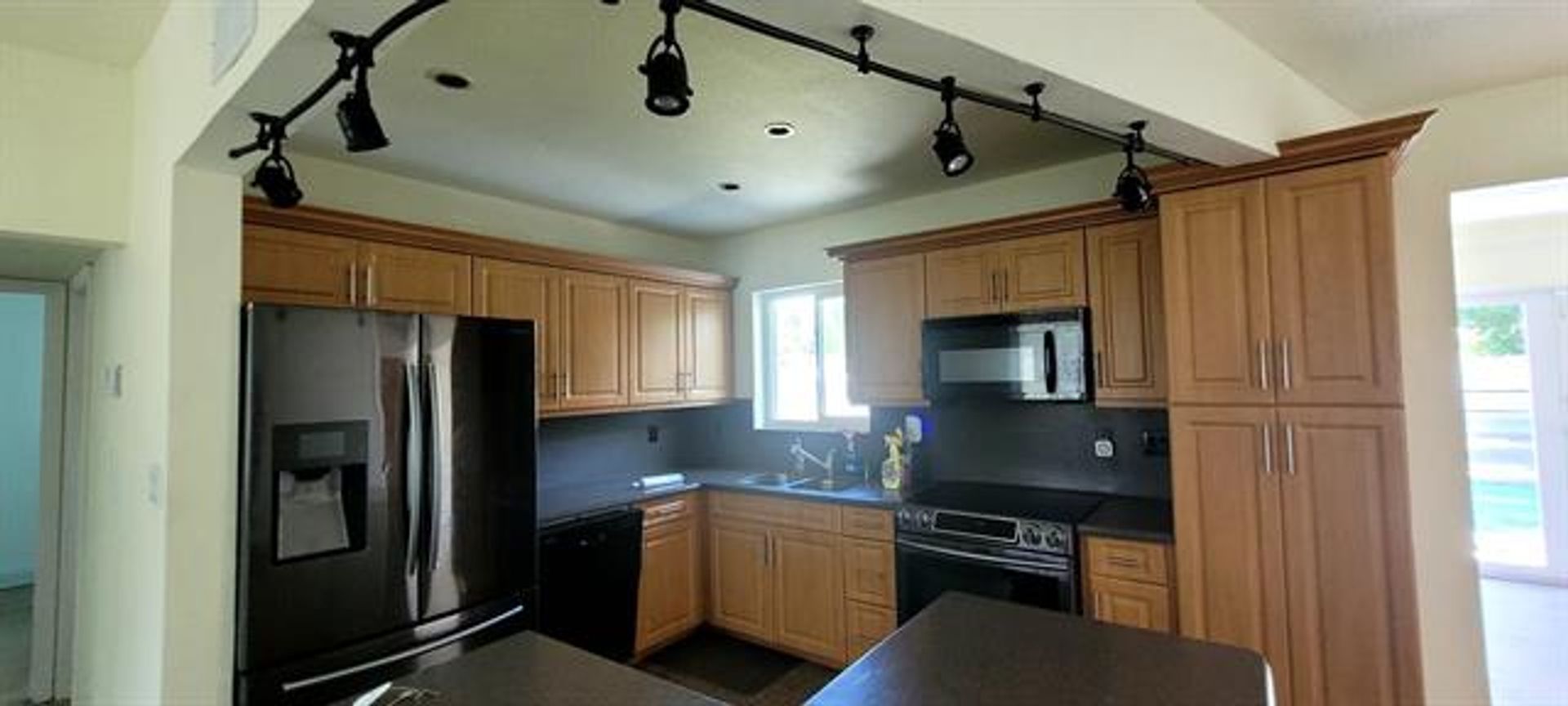 Plantation House: 4330 SW 10th St # 4330