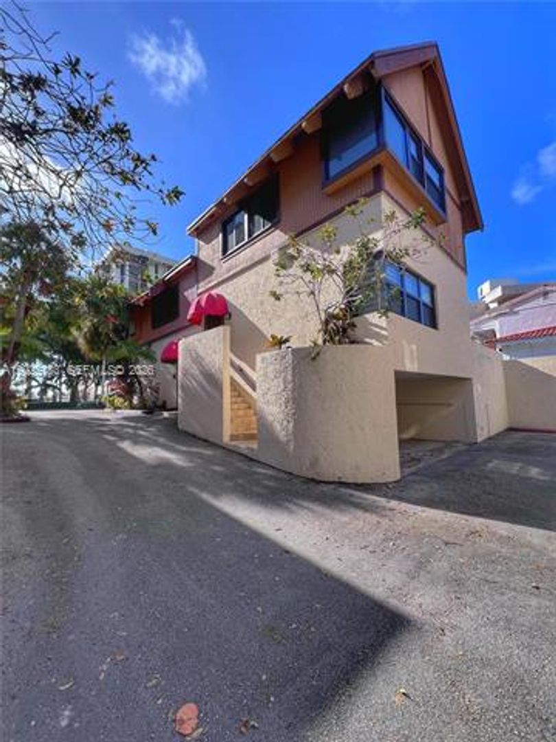 Miami Townhome: 1890 Brickell Ave # 3