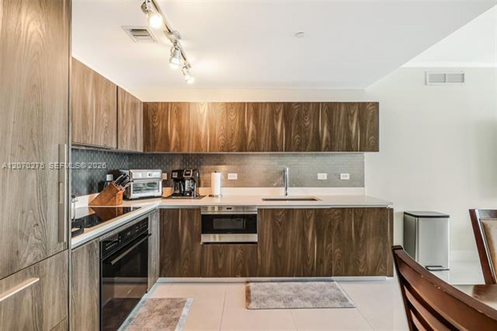 Miami Condo: 3131 NE 7th Ave cu-2003