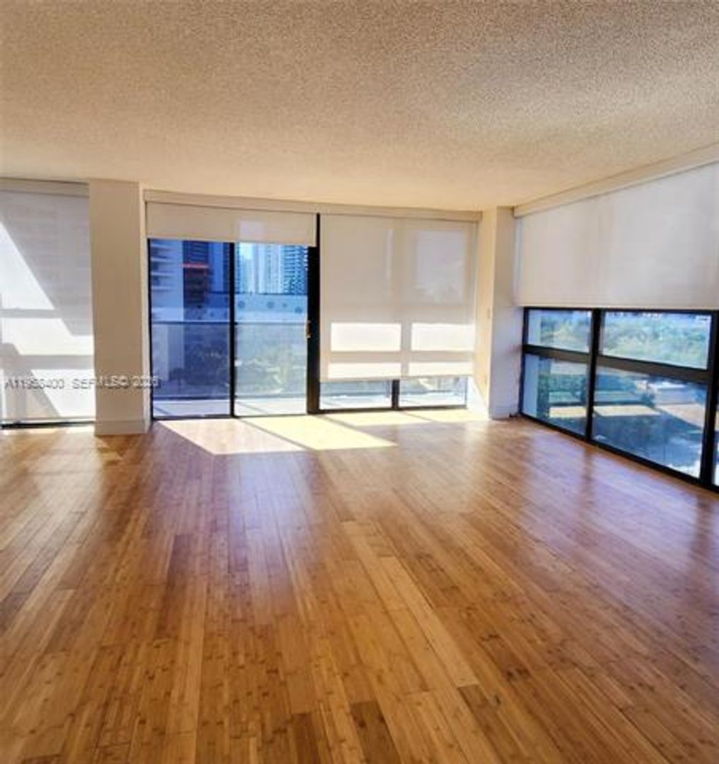 Miami Apartment: 600 NE 36th St unit 821