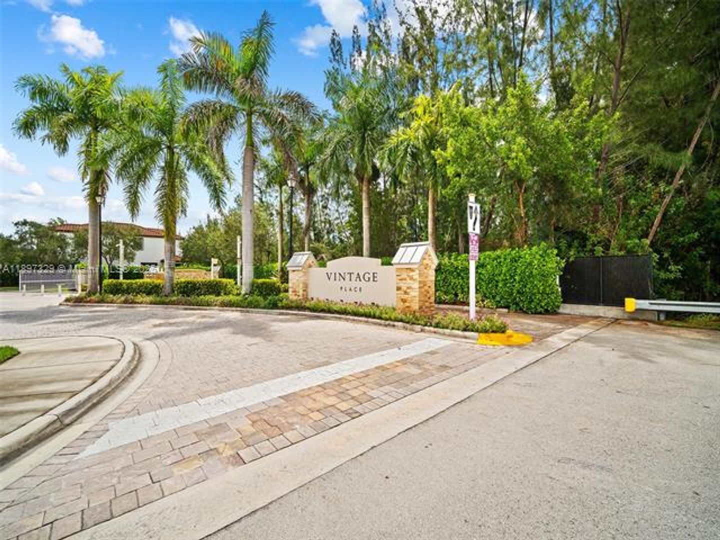 DORAL Townhome: 10343 NW 70th Ln th 7