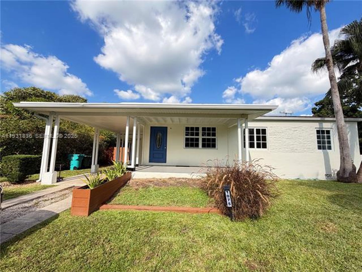 BISCAYNE PARK House: 1075 NE 120th St #0