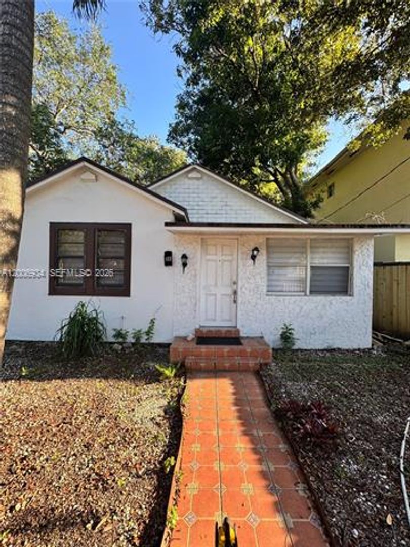 Miami House: 18 NW 57th St