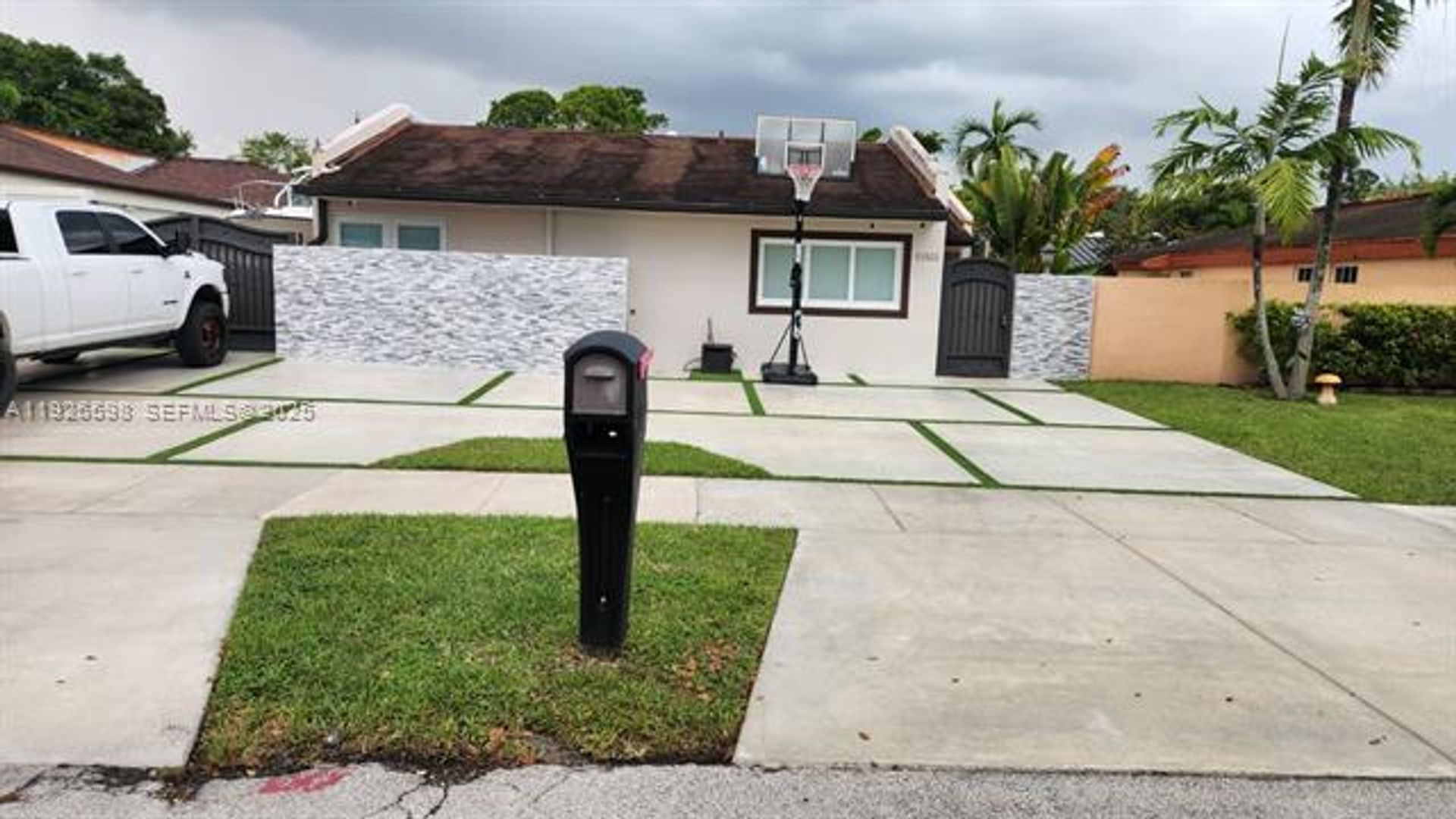 MIAMI House: 11521 SW 80th Ter #0