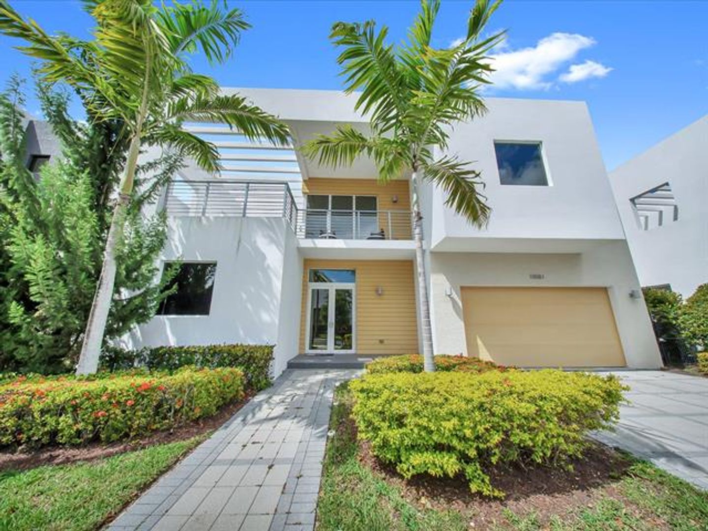 DORAL House: 10081 NW 75th Terrace