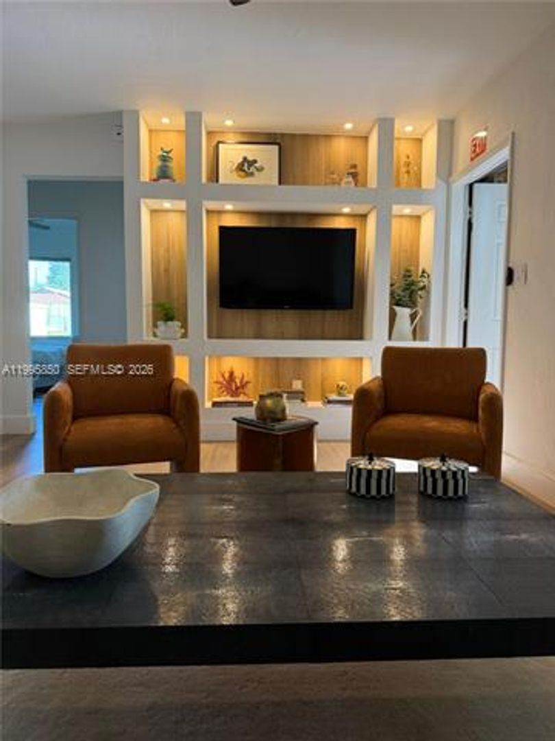 BISCAYNE PARK Apartment: 11201 NE 10th Ave # 11201