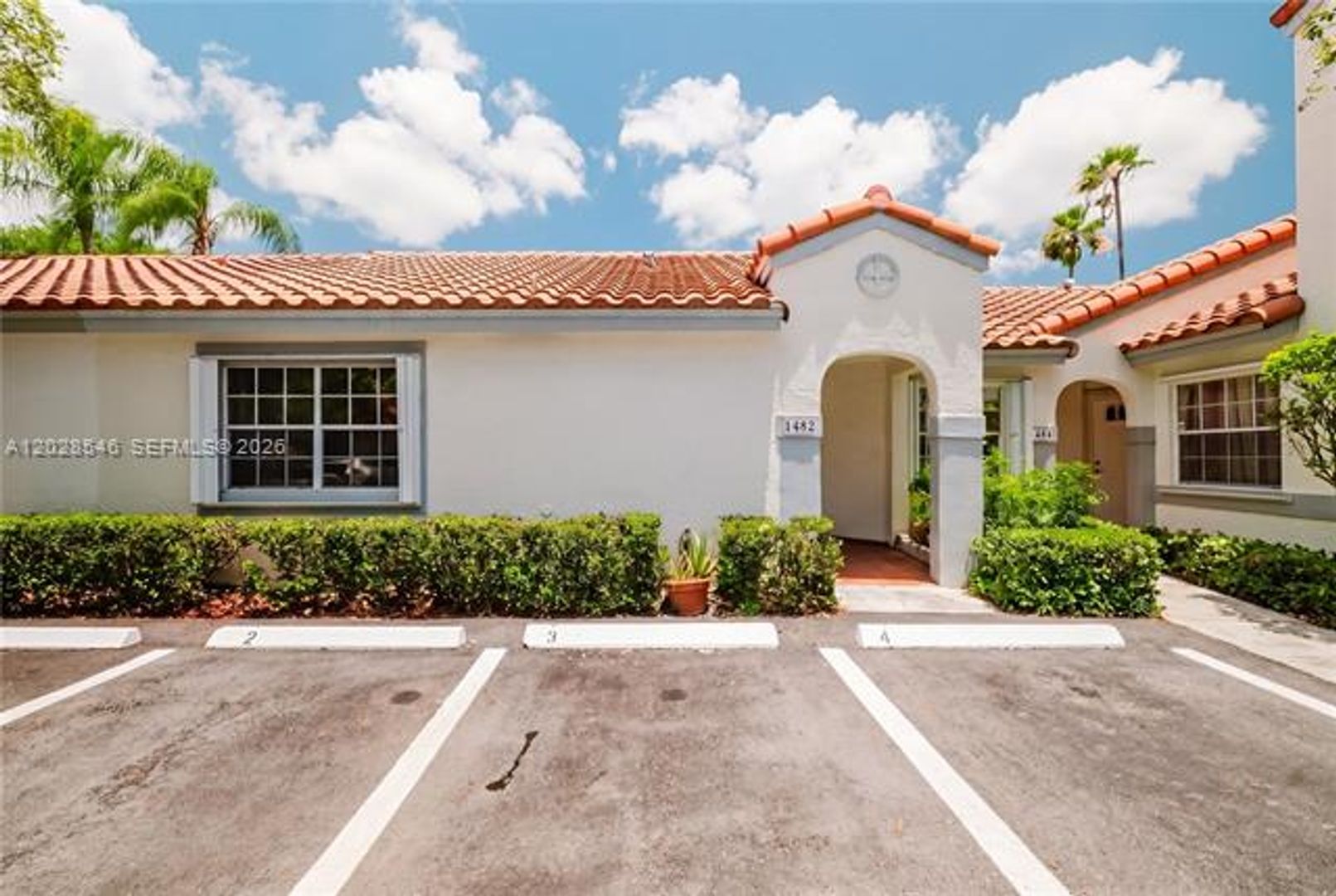 Weston House: 1482 Springside Dr
