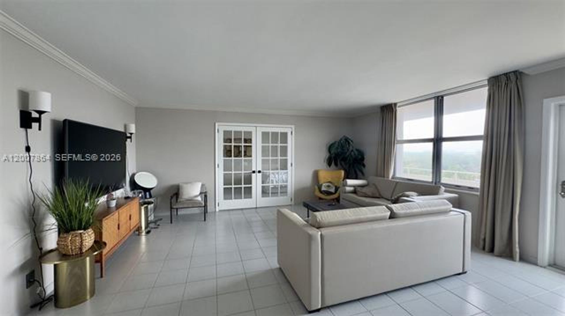 SURFSIDE Apartment: 9225 Collins Ave # 812