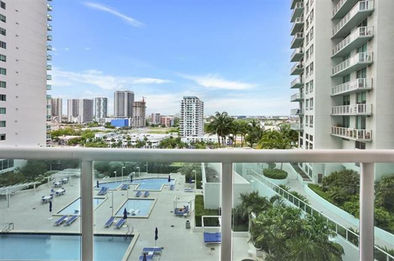 MIAMI Apartment: 1800 N Bayshore Drive Dr # 1610