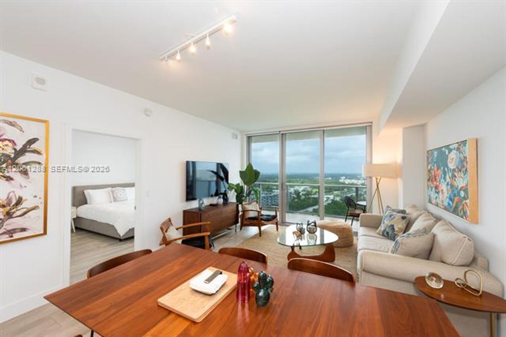 North Miami Beach Condo: 16385 Biscayne Blvd cu-2904
