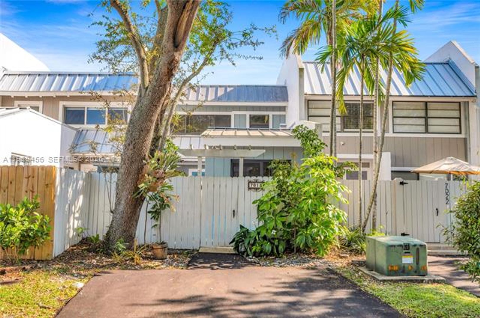 MIAMI Townhome: 7018 SW 53rd Ln th 7018