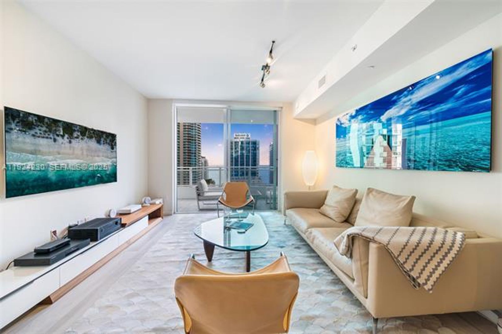 MIAMI Apartment: 1080 Brickell Ave unit 2706