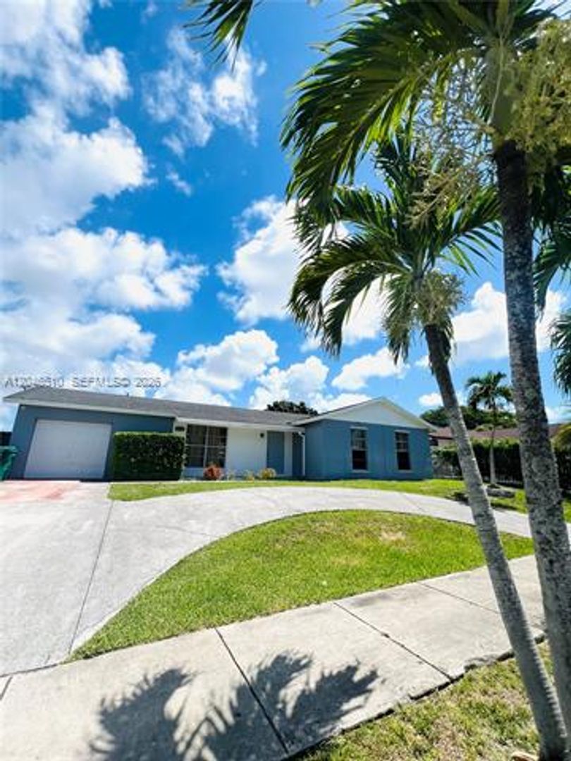 Homestead House: 13065 SW 263rd Ter #0