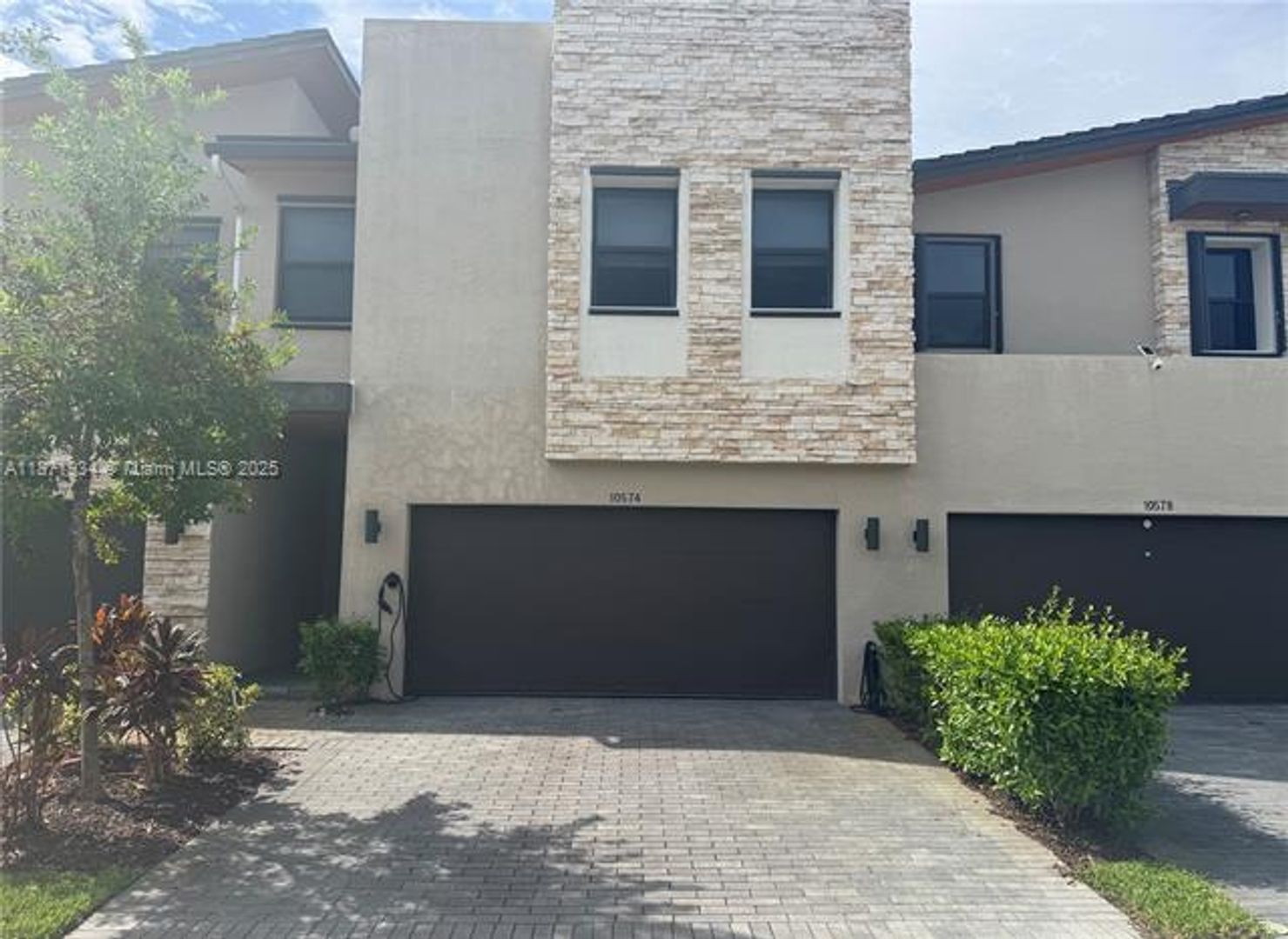 DORAL Townhome: 10574 NW 81st Ter #0
