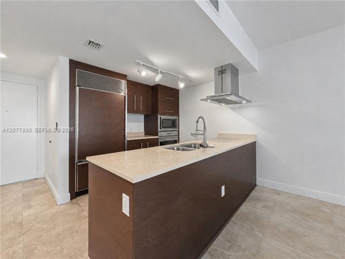 Miami Condo: 495 Brickell Ave cu-2707