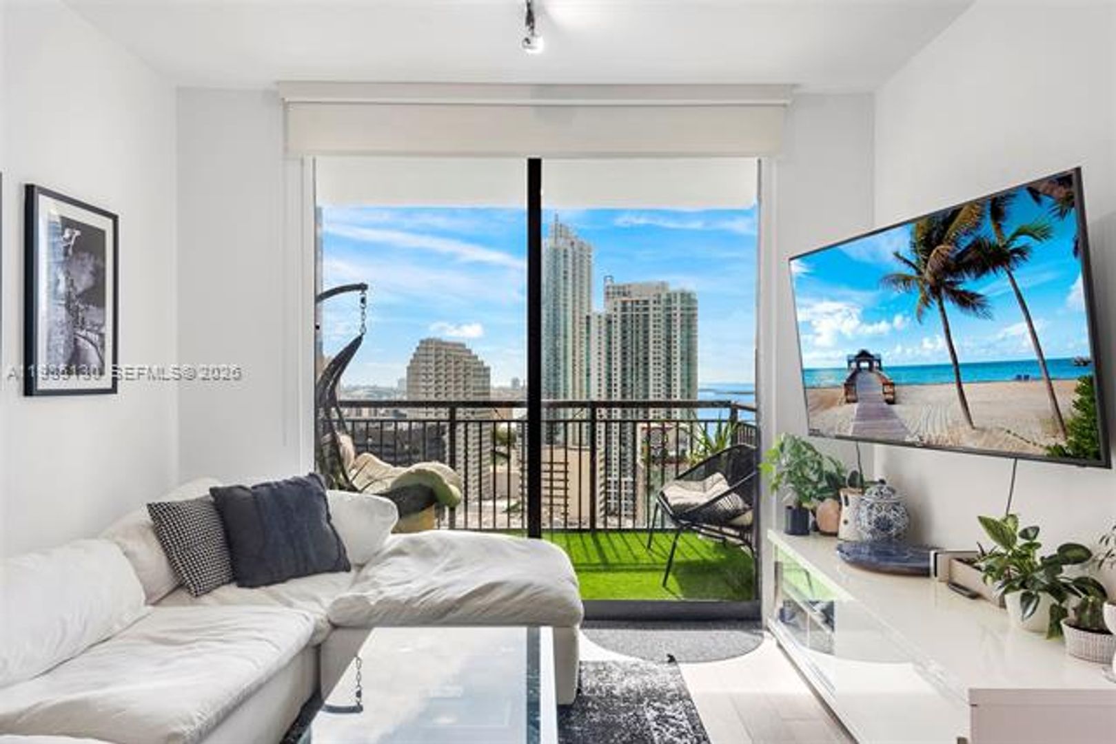MIAMI Apartment: 999 SW 1st Ave # 2908