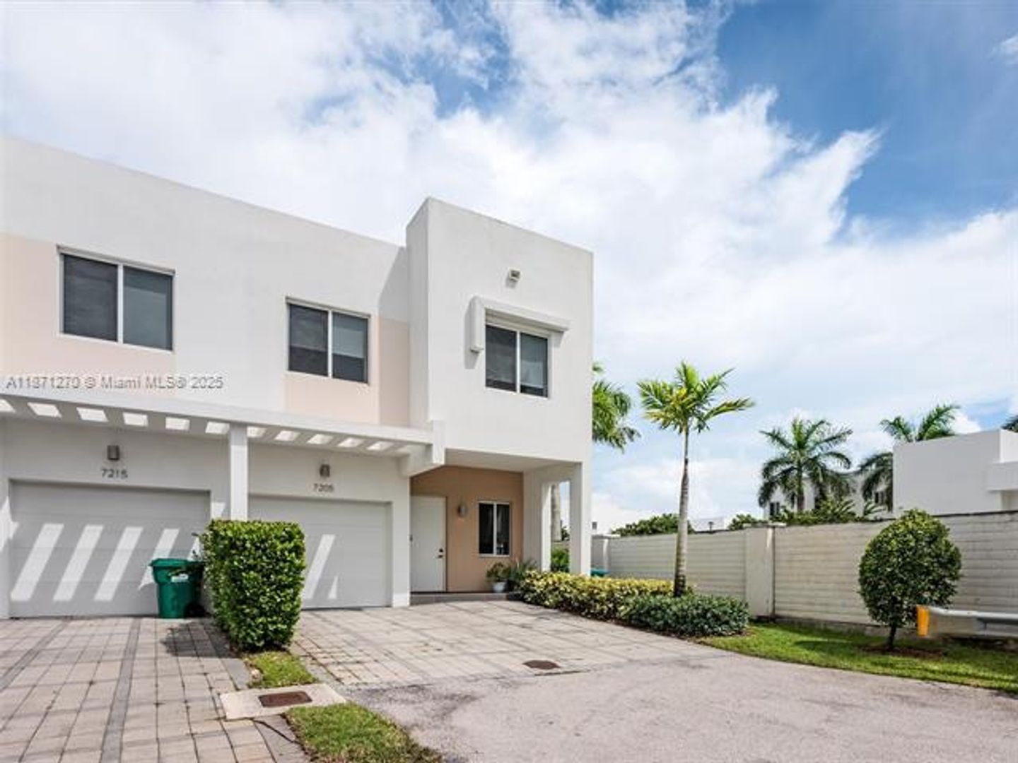 DORAL Townhome: 7205 NW 103rd Path TH 7205