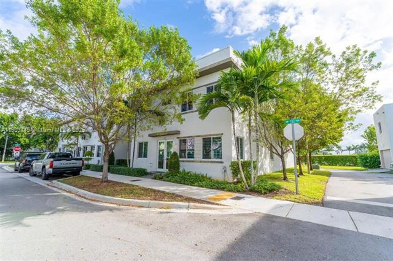 DORAL Townhome: 6611 NW 102nd Path #0