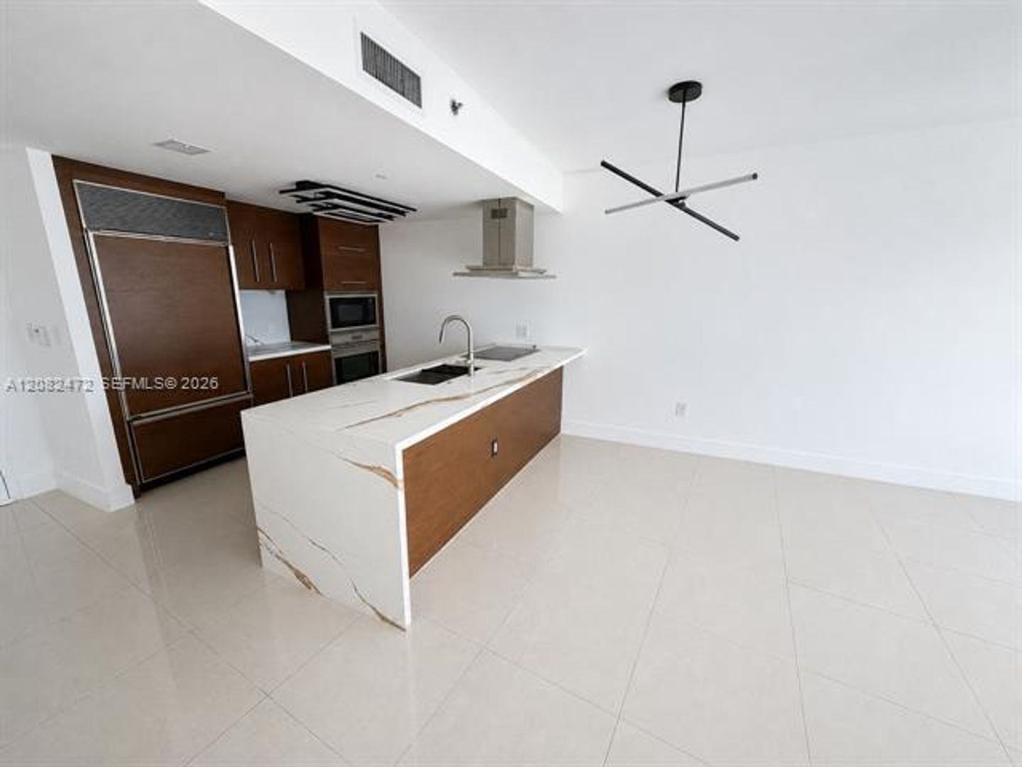 Miami Condo: 465 Brickell Ave cu-417