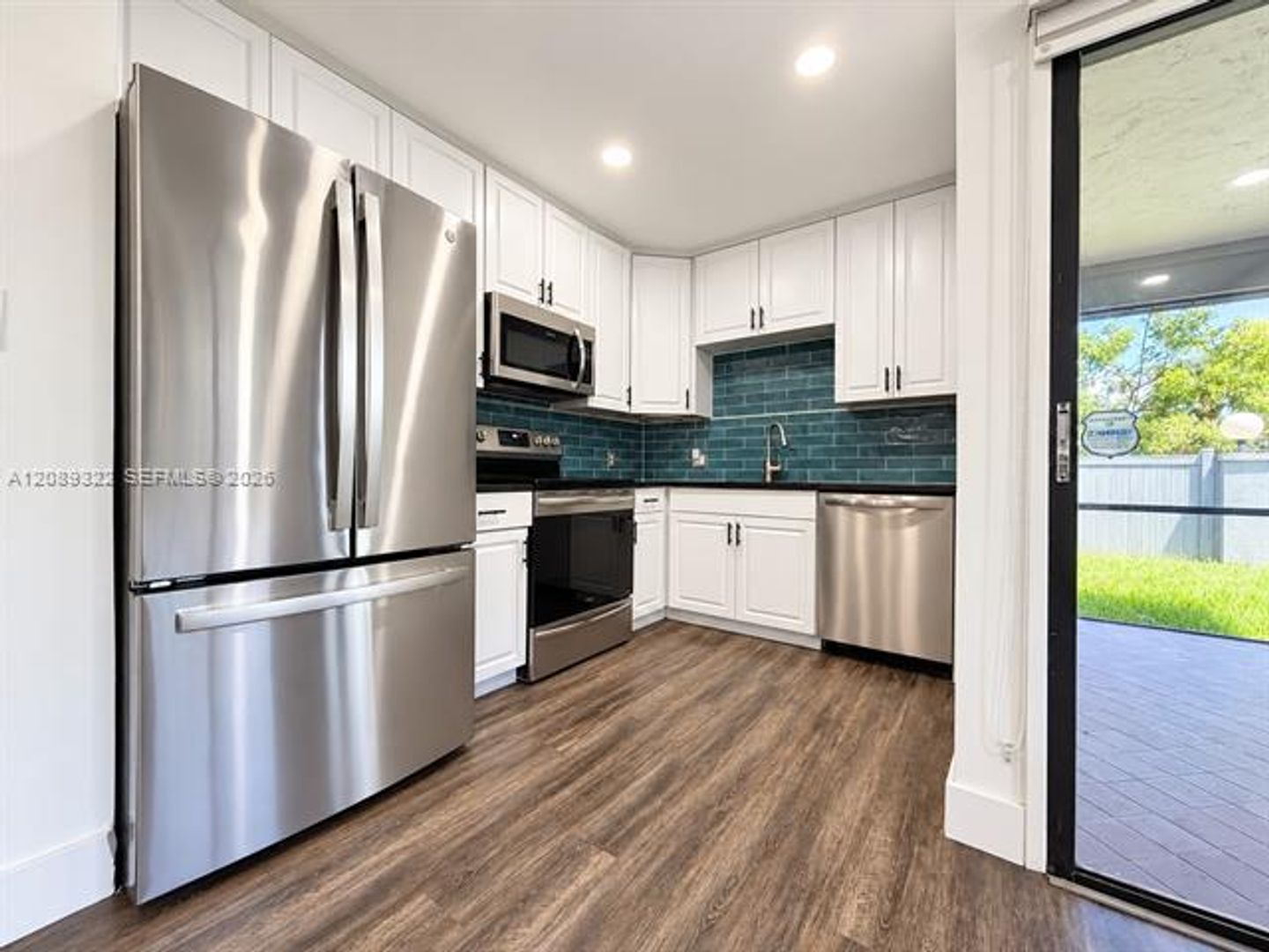 Hollywood Townhome: 1541 N 14th Ter th 1541