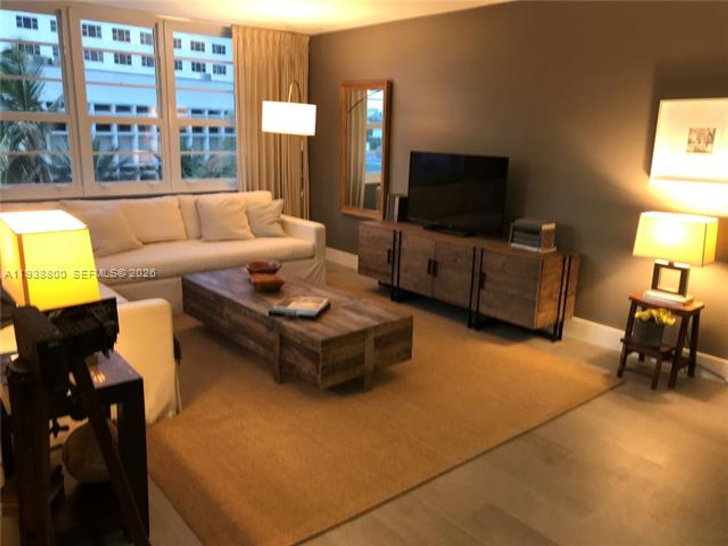 MIAMI BEACH Apartment: 100 Lincoln Rd unit 314 B