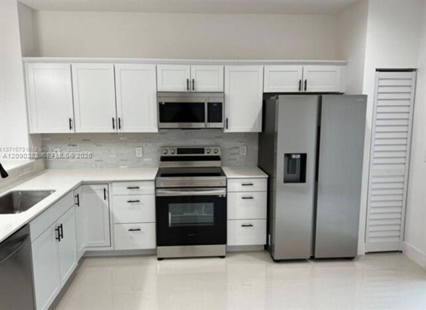 Hallandale Beach House: 216 NW 9th St # 216