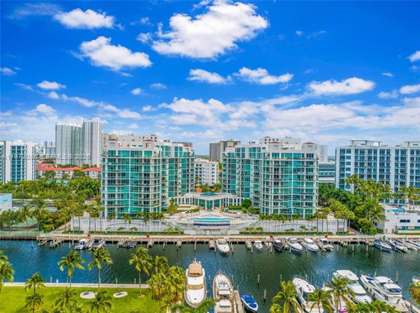 AVENTURA Apartment: 3131 NE 188th St unit 1-910