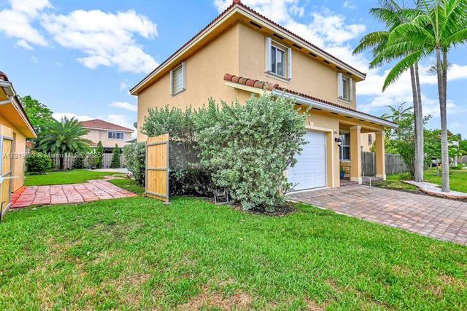 CUTLER BAY House: 8986 SW 214th Ter #0