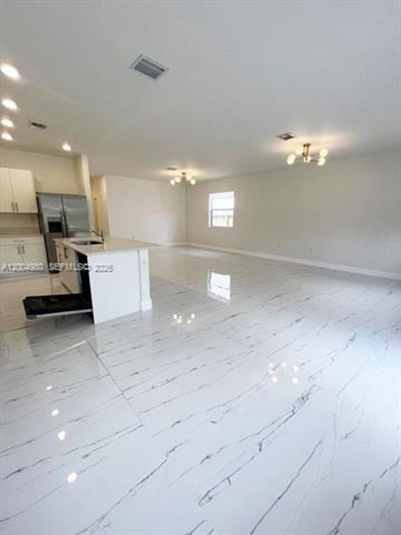 Homestead House: 833 SE 26th Rd # 833