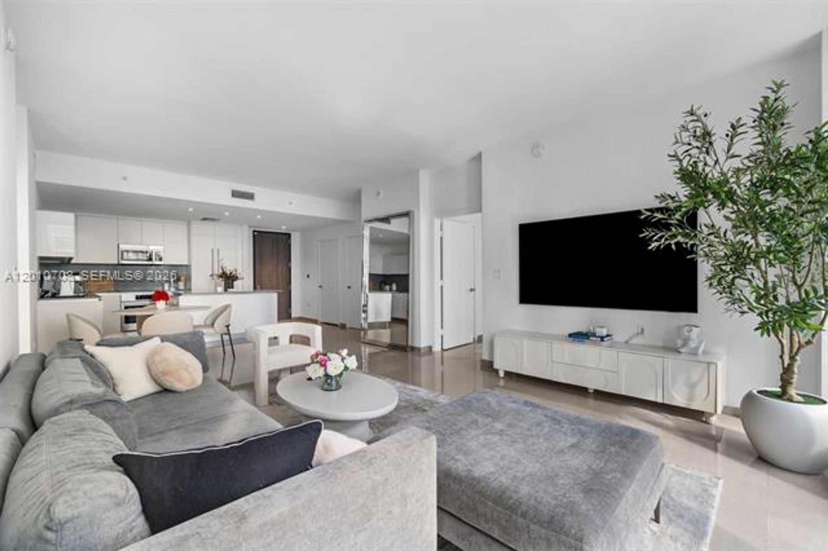 Miami Condo: 88 SW 7th St # 809