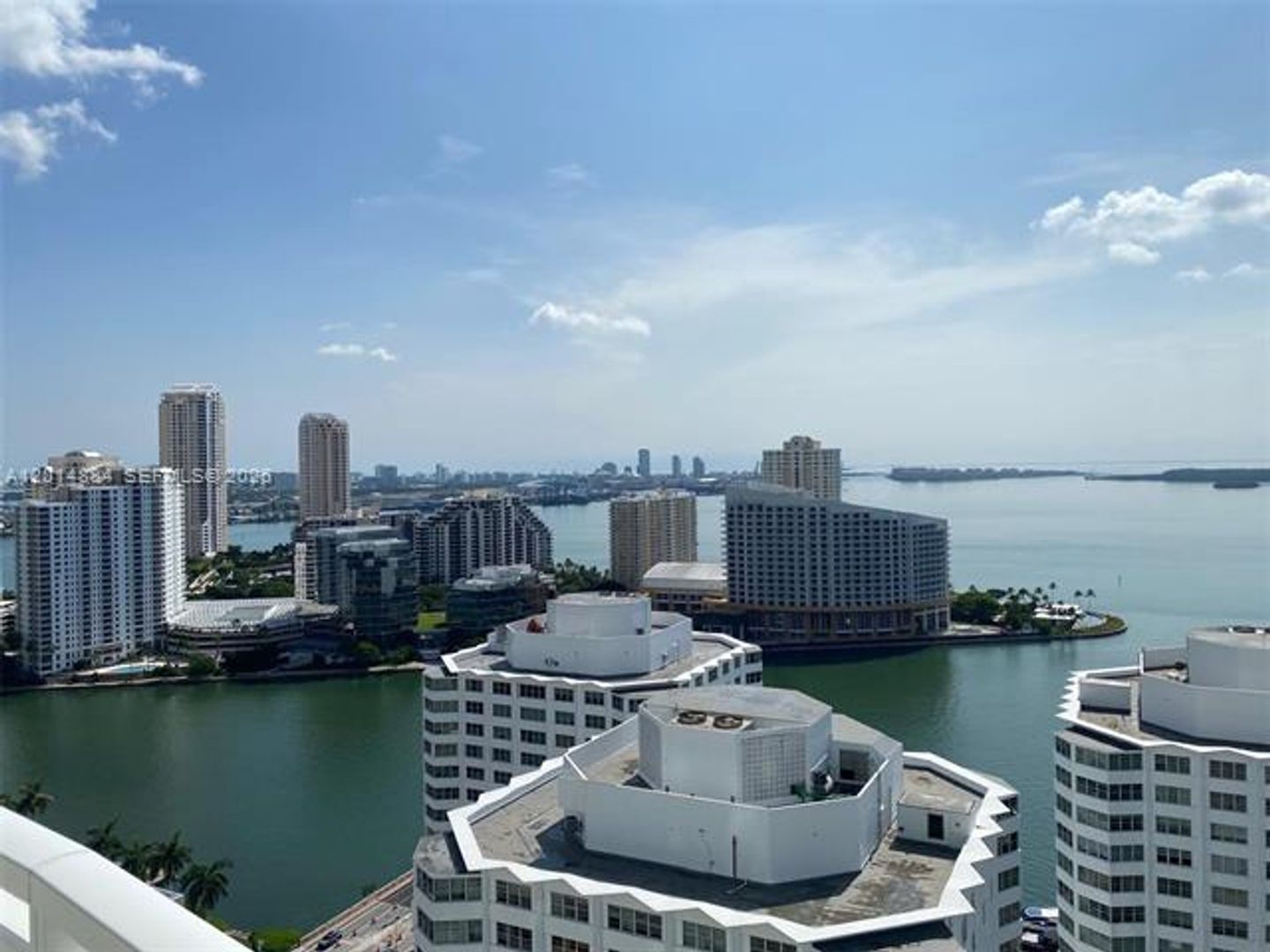 Miami Condo: 950 Brickell Bay Dr #2711