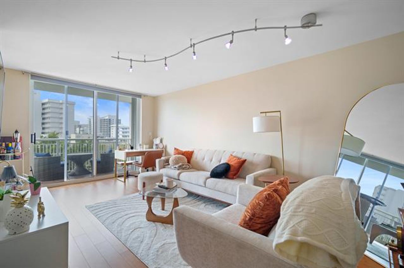 Miami Beach Condo: 1688 West Ave #606