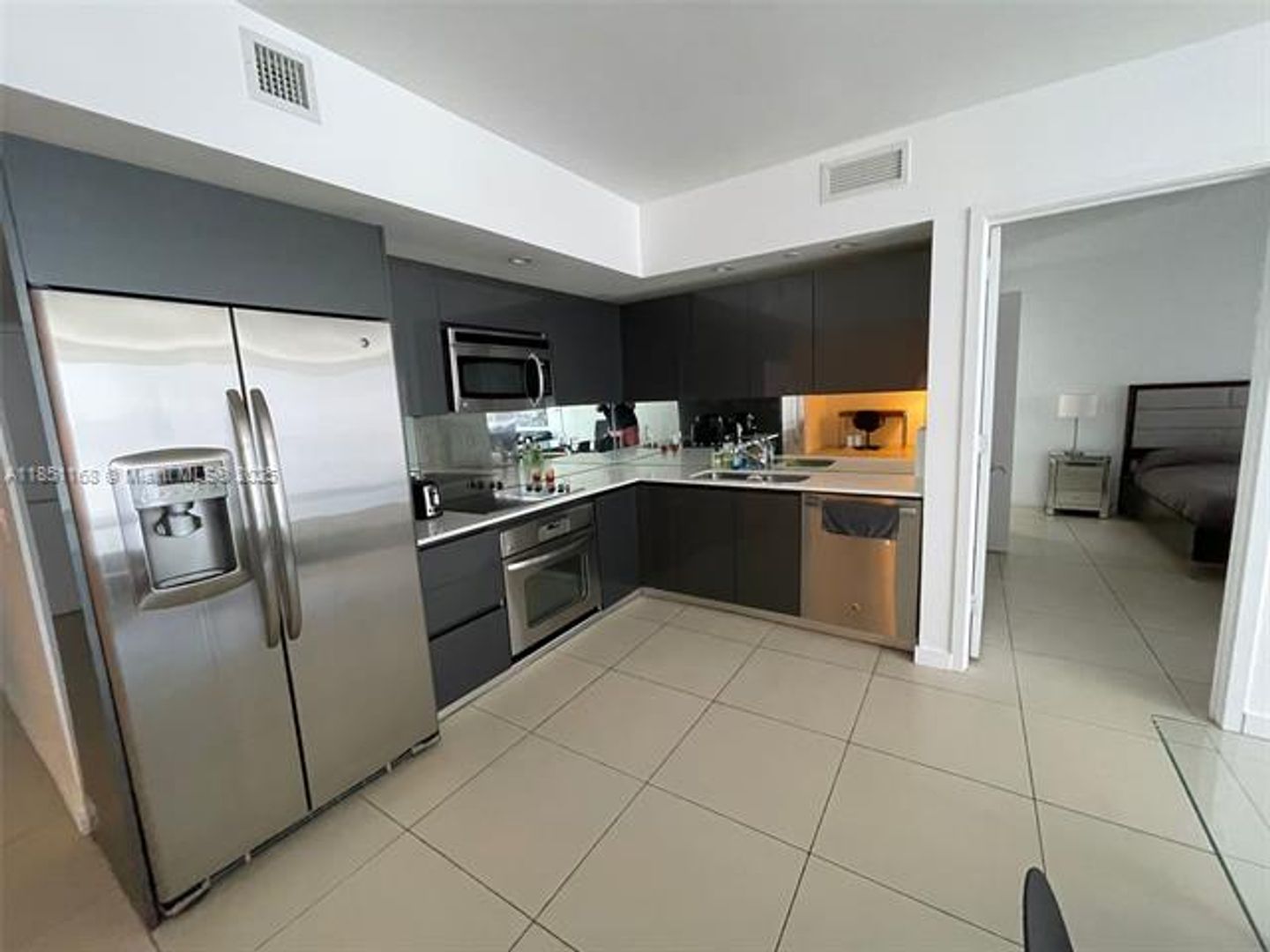 MIAMI Apartment: 31 SE 6th St unit 907
