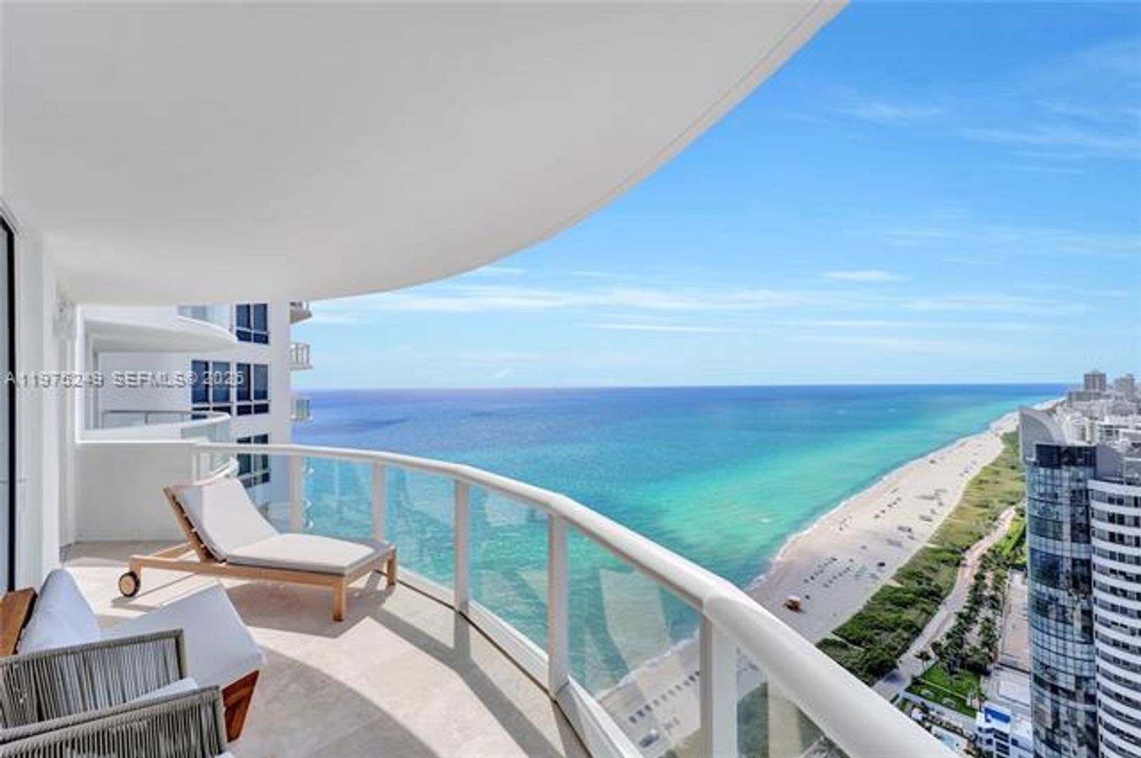 MIAMI BEACH Apartment: 6365 Collins Ave appt 3906