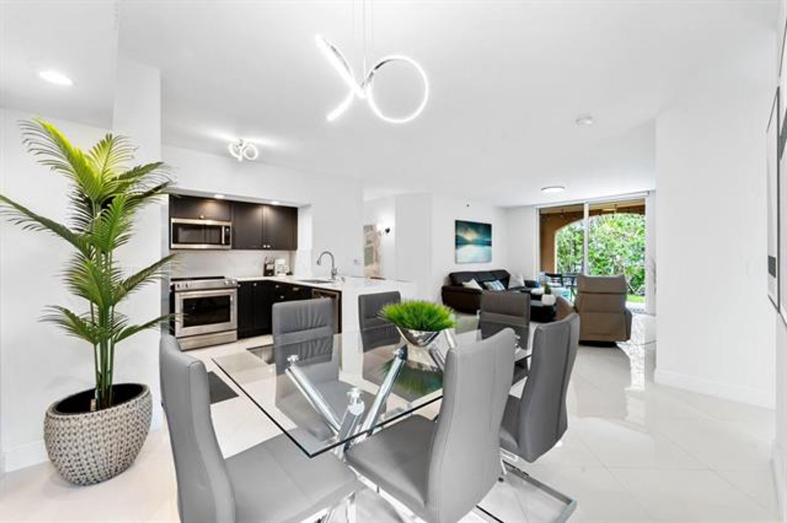 AVENTURA Apartment: 19999 E Country Club Drive Dr # 1108