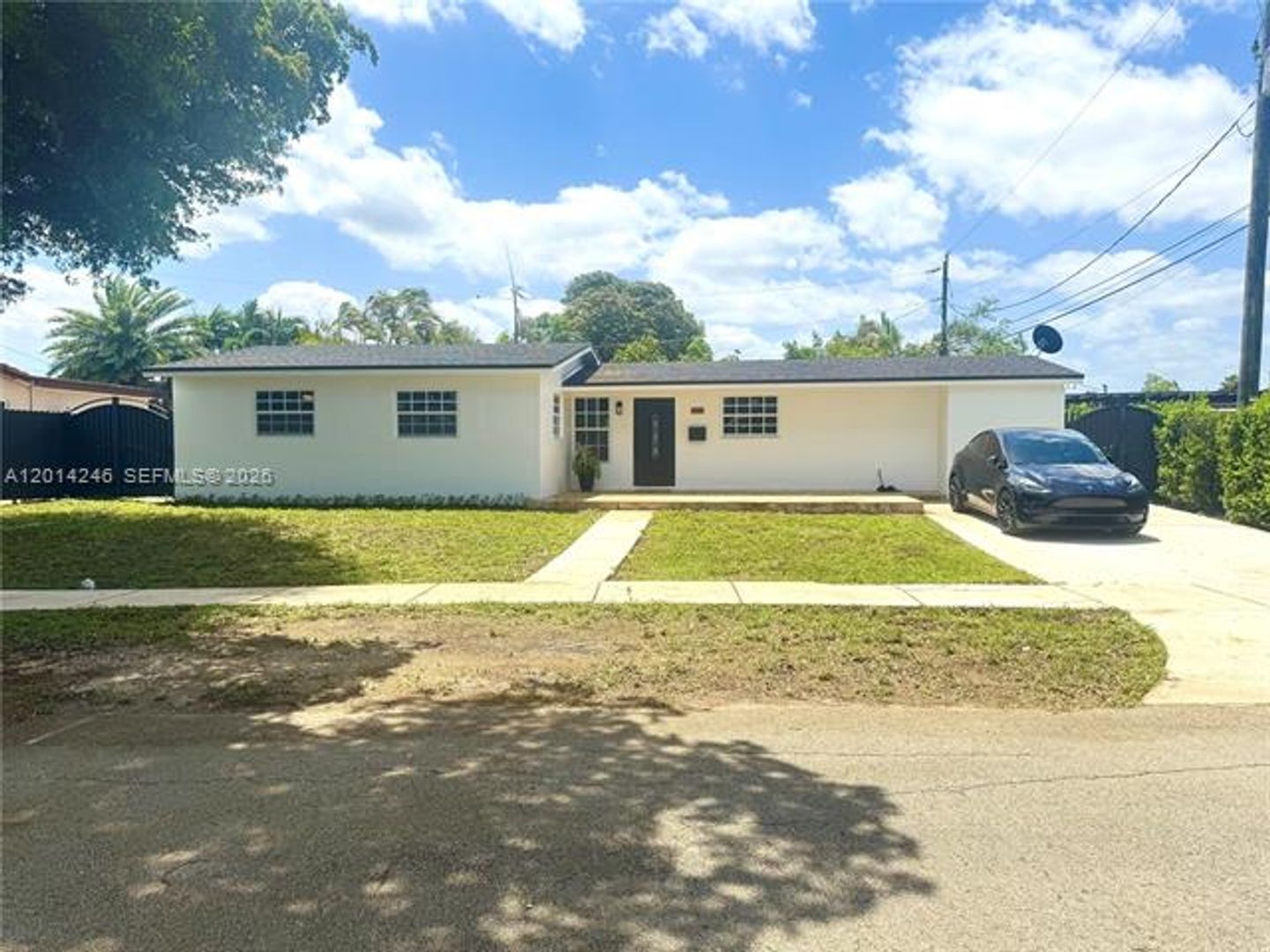 Miami House: 8320 NW 180th St