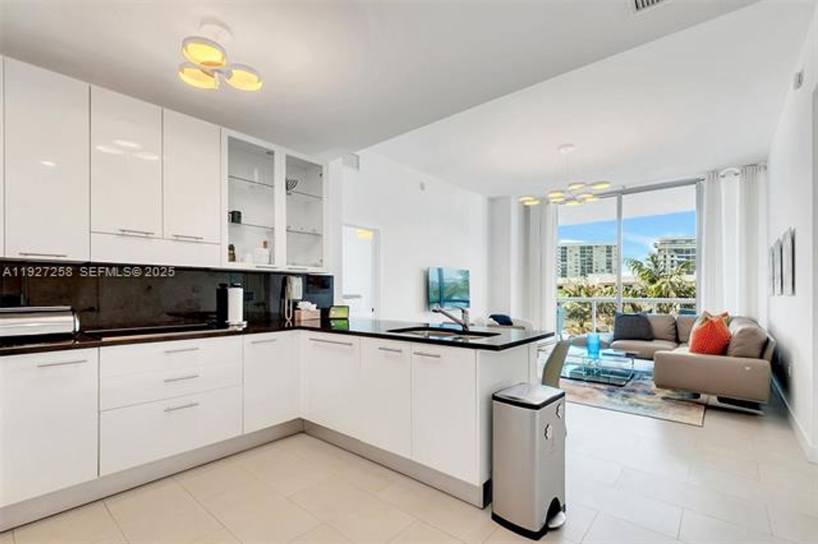 MIAMI BEACH Apartment: 6799 Collins Ave appt 312