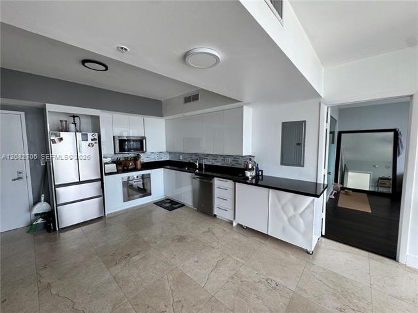 Miami Condo: 92 SW 3rd St cu-3811