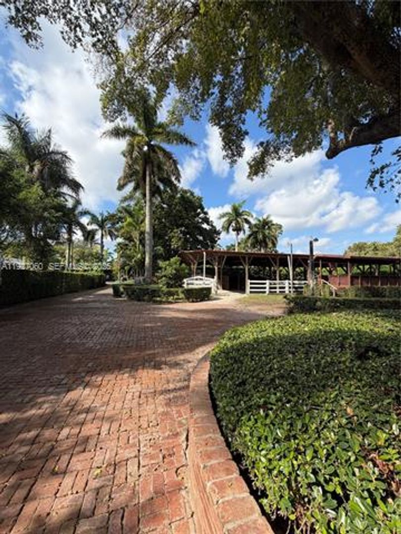 MIAMI House: 5877 SW 123rd Ave #0