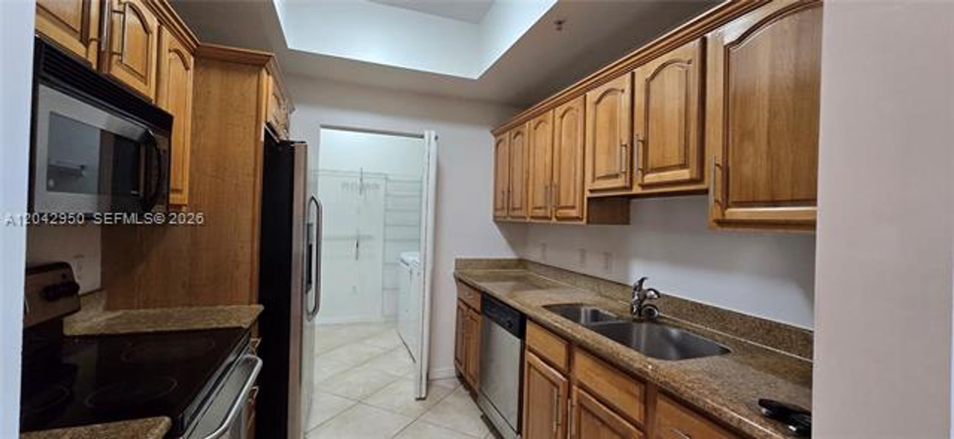 Miami Condo: 3590 Coral Way cu-902