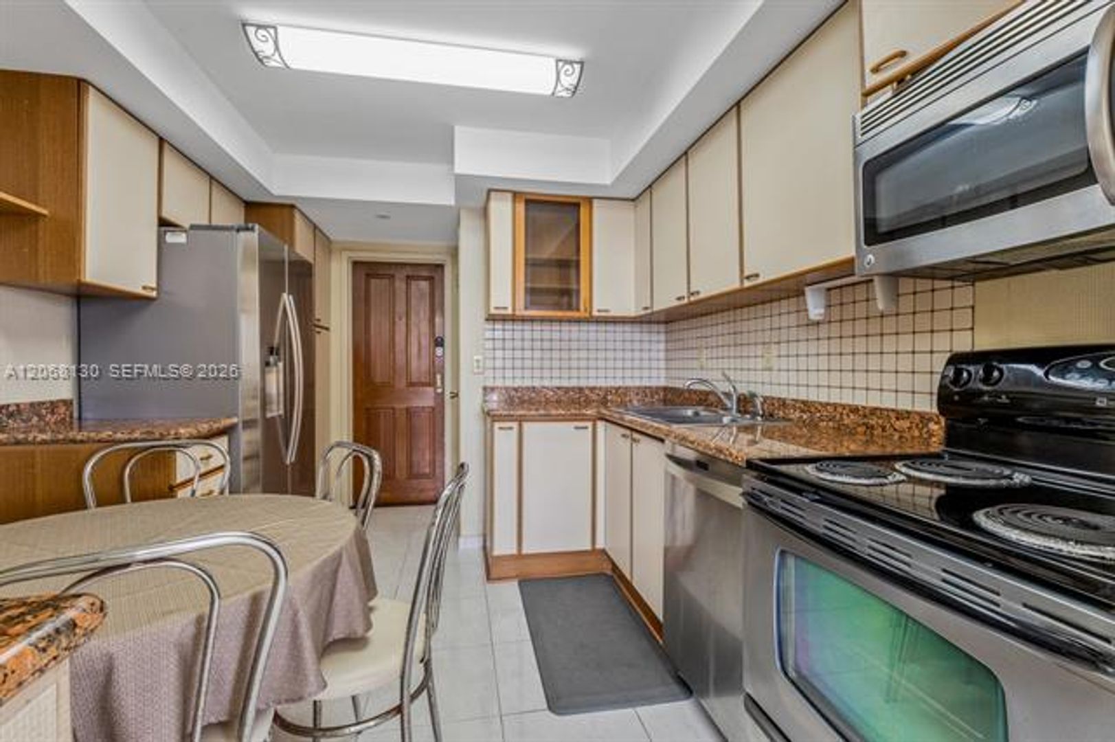 Miami Condo: 1420 NE Brickell Bay Dr cu-601A
